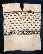 Chimú, Peru weefsel Wit shirt (unku) met vogel-, fret- en
