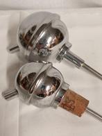 Themacollectie - Metalen en kurken schenktuiten in de vorm, Antiek en Kunst