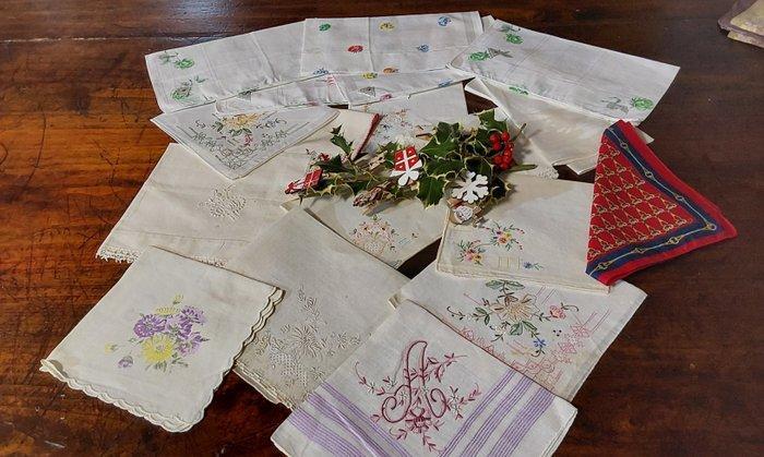 Themacollectie - Zakdoekencollectie, Antiek en Kunst, Antiek | Kleden en Textiel