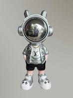 AmsterdamArts - sculptuur, Louis Vuitton- Cool Astro Guy -