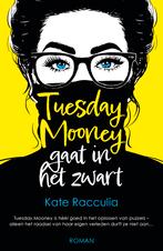 Tuesday Mooney gaat in het zwart 9789026155888 Kate Racculia, Boeken, Verzenden, Zo goed als nieuw, Kate Racculia