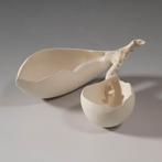 Witte porseleinen beeldhouwwerk Voor de palm - Kyoko Hori, Antiek en Kunst