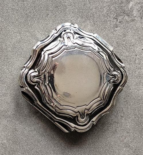 Pillendoosje - .800 zilver - Oude doos, Antiek en Kunst, Antiek | Goud en Zilver
