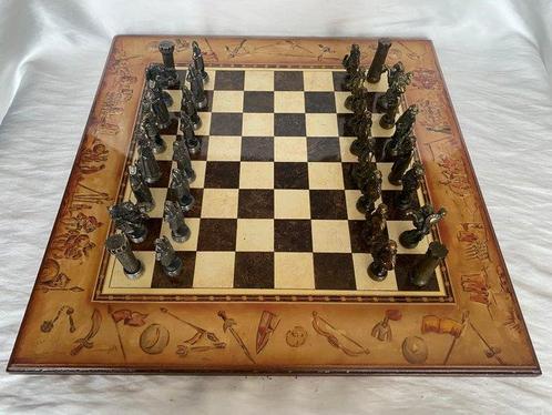 Schaakspel - Vintage figuren in bronslegering en houten, Antiek en Kunst, Curiosa en Brocante