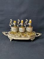 Set di bicchieri in cristallo con vassoio ottone francese, Antiek en Kunst