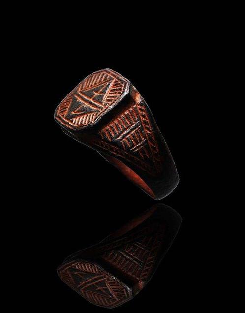 Middeleeuwen, kruisvaardersperiode Brons Uiterst prachtige, Sieraden, Tassen en Uiterlijk, Antieke sieraden