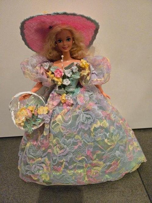 Mattel - Barbiepop Barbie Spring Bouquet - 1990-2000 - China, Antiek en Kunst, Antiek | Speelgoed