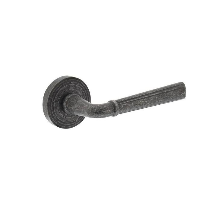 Intersteel Deurkruk Bellevue op rozet - oud grijs, Doe-het-zelf en Verbouw, Hang- en Sluitwerk, Nieuw, Verzenden