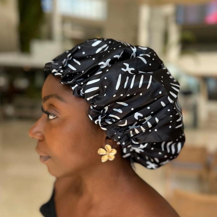 Zwarte mud / bogolan Satijnen Slaapmuts / Haar bonnet van Sa, Sieraden, Tassen en Uiterlijk, Uiterlijk | Haarverzorging, Nieuw
