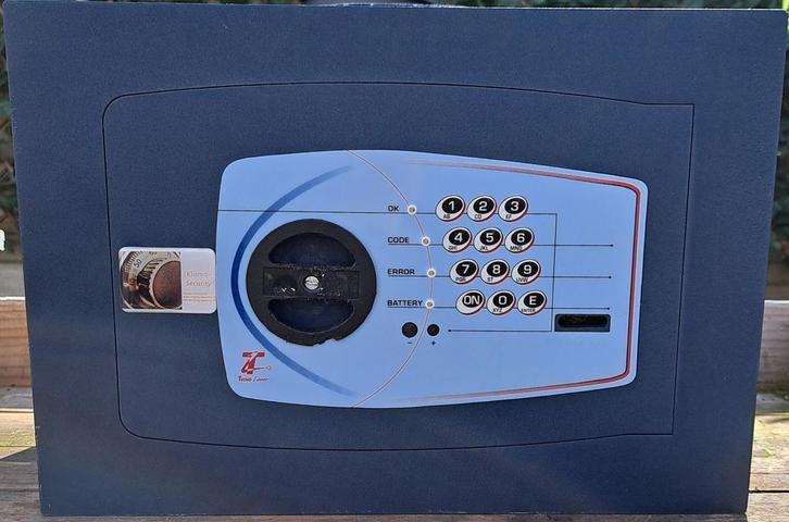 De Raat Muurkluis Technomax Gold GT 4LP privékluis (gebruikt, Huis en Inrichting, Brandblussers en Brandkasten, Zo goed als nieuw
