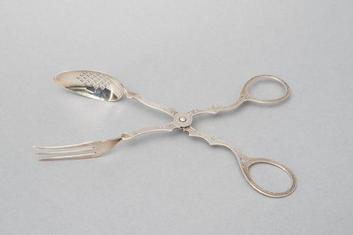 Een zilveren saladetang. Holland 19e eeuw., Antiek en Kunst, Antiek | Goud en Zilver, Zilver