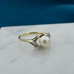 Gouden ring met parel en diamant | 0,02 ct. (geelgoud), Sieraden, Tassen en Uiterlijk, Ringen, Gebruikt, Overige kleuren, Ophalen of Verzenden