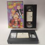 Bassie & Adriaan en de Plaaggeest Deel 1 & 2 VHS, Ophalen of Verzenden, Zo goed als nieuw