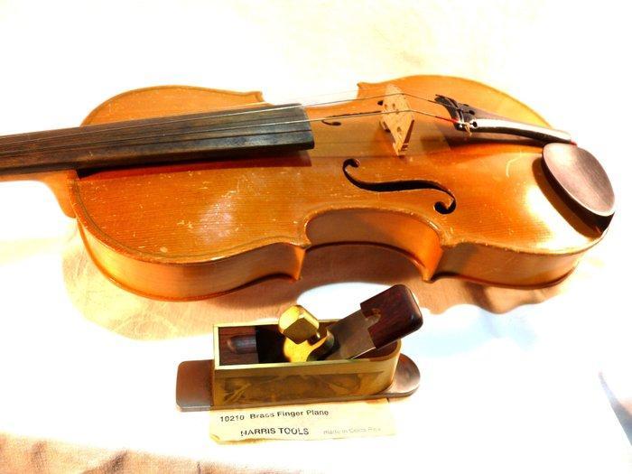 Beautiful violin makers plane from ‘HARRIS TOOLS’ HARRIS, Antiek en Kunst, Antiek | Wandborden en Tegels
