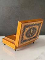 lador - Muziekdoos - Italië - 1950-1960 - gezaagd hout inlay