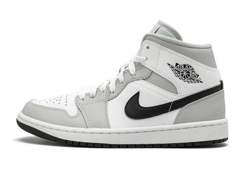 Air Jordan 1 Mid Light Smoke Grey Black - Maat 37.5 EU, Kleding | Heren, Schoenen, Ophalen of Verzenden