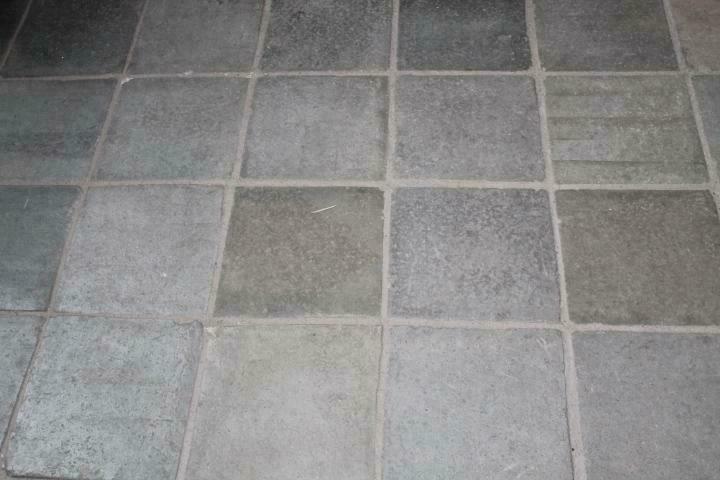 Gesmoorde plavuizen, blauwgrijze estriken, `t Achterhuis., Doe-het-zelf en Verbouw, Vloerdelen en Plavuizen, Plavuizen, Gebruikt