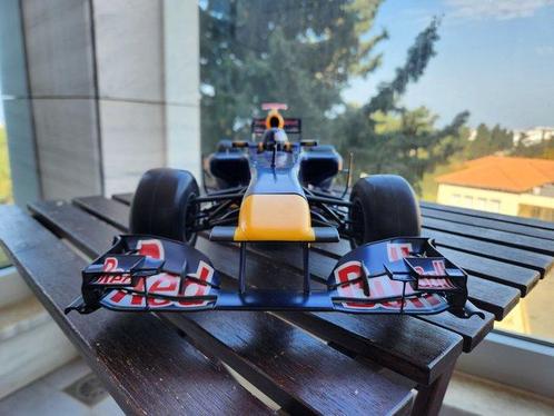 De Agostini 1:7 - Modelauto - Red Bull RB7 - Radiografisch, Hobby en Vrije tijd, Modelauto's | 1:5 tot 1:12