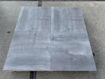Veiling - 40,32 M2 Gecoate Tegel Nature Wood Grey 60x60x3 Cm beschikbaar voor biedingen