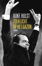 Zoeklicht op het gazon 9789026333491 Auke Hulst, Boeken, Verzenden, Zo goed als nieuw, Auke Hulst