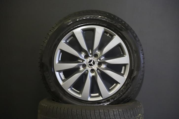 Velgen Mercedes-Benz GLC-Klasse Pirelli Winterbanden, Auto-onderdelen, Banden en Velgen, 19 inch, Winterbanden, 235 mm, Personenwagen