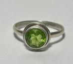 Anillo con Peridoto / Olivino Natural. Alta calidad / Muy