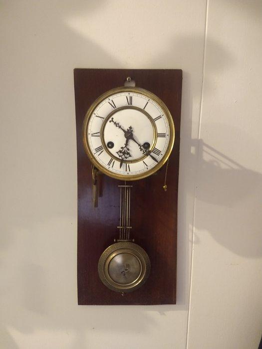 Klok - Geïnspireerd door de antieke stijl mahonie/koper -, Antiek en Kunst, Antiek | Klokken