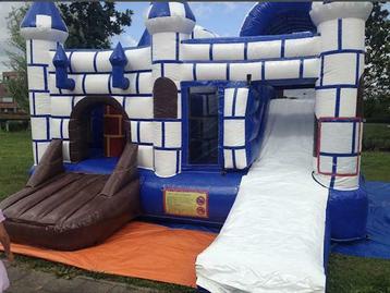 springkussen kasteel met een suikerspinmachine te huur beschikbaar voor biedingen