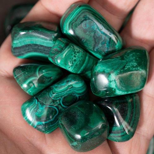 Lot natuurlijke Malachietstenen – Hoogwaardige getrommelde, Verzamelen, Mineralen en Fossielen