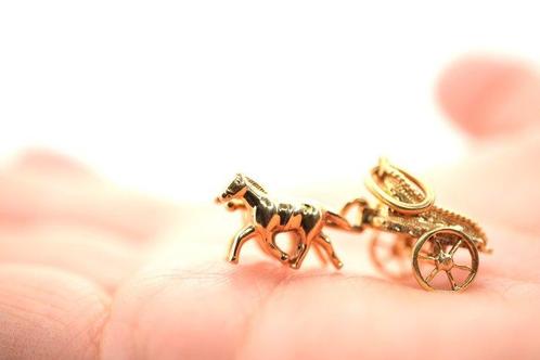Hanger - 19.2 kt. Geel goud - Paarden met koets, Sieraden, Tassen en Uiterlijk, Antieke sieraden