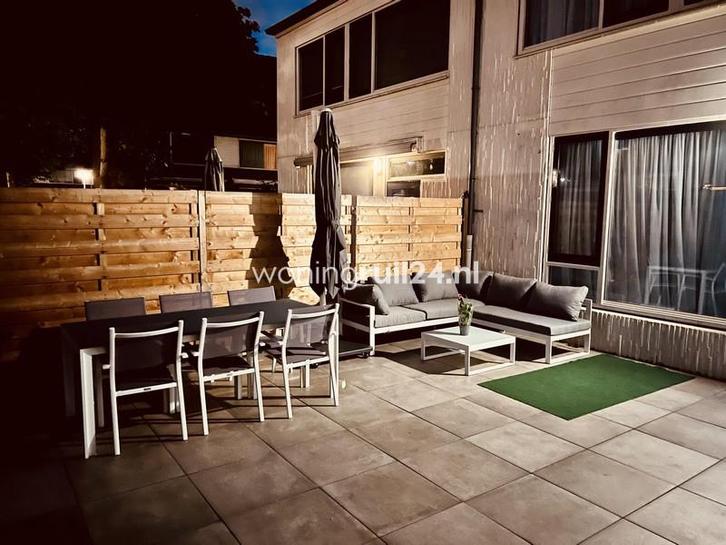 Woningruil - Perengaarde 4 - 5 kamers en Rotterdam, Huizen en Kamers, Woningruil, Rotterdam