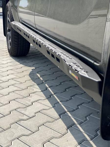 F4X4 - ROCK SLIDERS TOYOTA HILUX REVO 2020-, Auto-onderdelen, Sidebars, Ophalen of Verzenden