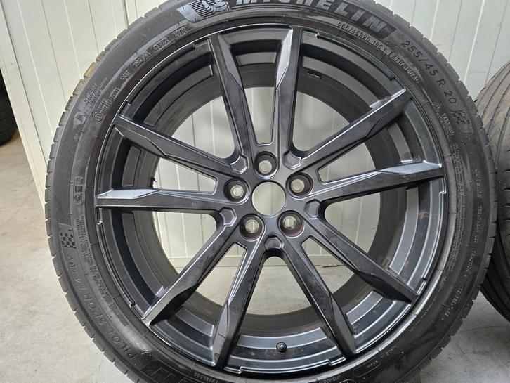 Audi Q4 RSQ4 20 inch breedset velgen zomerbanden zwart 5x112, Auto-onderdelen, Banden en Velgen, 20 inch, Zomerbanden, 235 mm