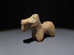 Midden-Oosten Terracotta Bovid figuur. 3e millennium v.Chr..