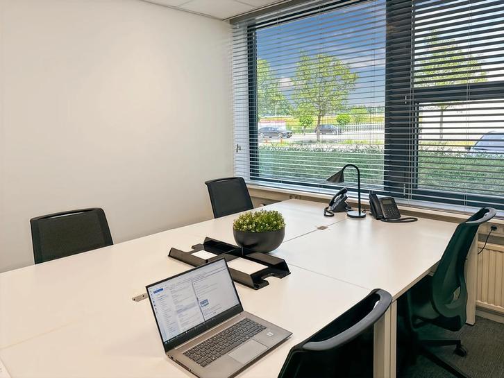 Kantoorruimte in Regus Noorderpoort, Zakelijke goederen, Bedrijfs Onroerend goed