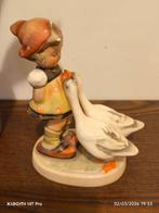 Goebel - Arthur Moeller - Figuur - Girl with goose - TMK3 -