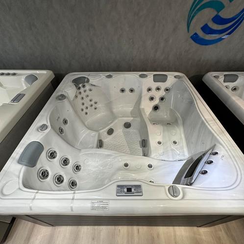 Riptide RSP 212-2, Tuin en Terras, Bubbelbaden en Hottubs, Nieuw
