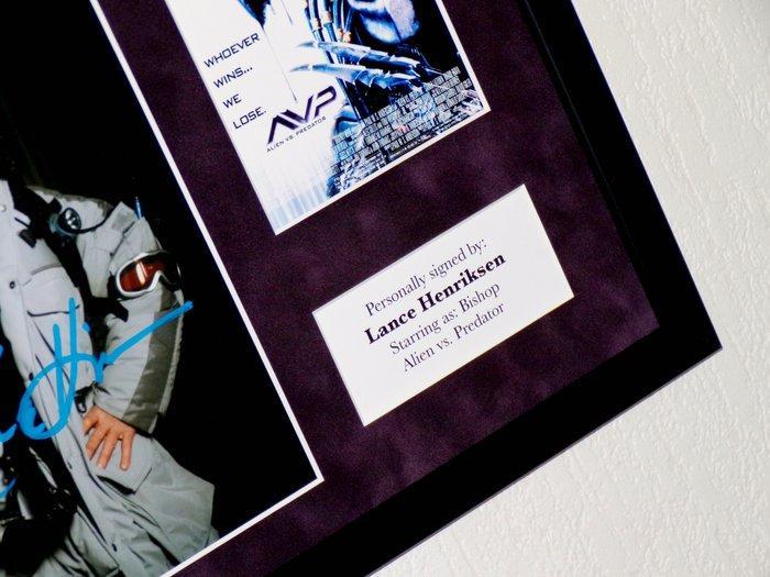 Alien vs. Predator - Lance Henriksen (Bishop) Premium, Verzamelen, Film en Tv