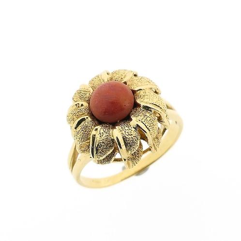 Gouden ring met bloedkoraal | Vintage/antiek (geelgoud), Sieraden, Tassen en Uiterlijk, Ringen, Dame, Met edelsteen, Overige kleuren