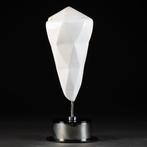 Grote witte gesneden schelp - acryl en stalen basis, Verzamelen, Mineralen en Fossielen