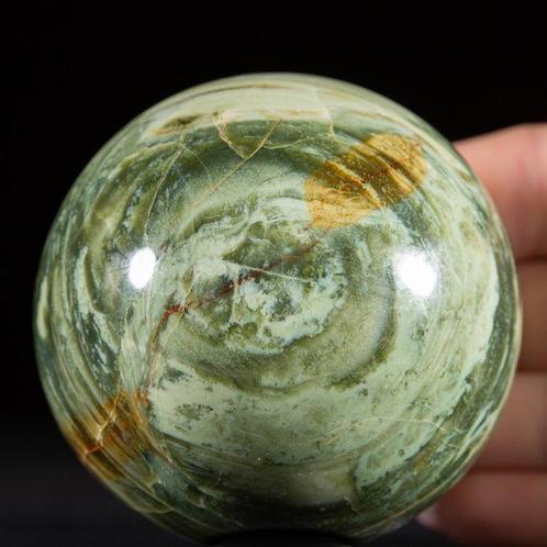 Niet gebruikelijk Boterjade. Collectie Sfera in Serpentino, Verzamelen, Mineralen en Fossielen