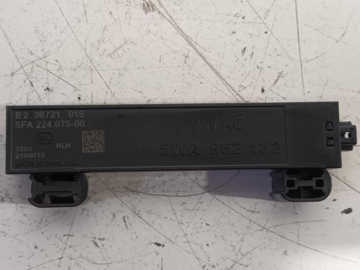 Antenne Audi A3  RS3 quattro 5FA224075 5WA962132, Auto-onderdelen, Elektronica en Kabels, ARN erkend, Stiba lid, Erkend duurzaam