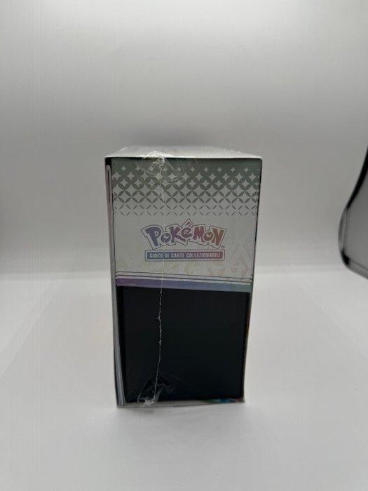 Pokémon - 1 Elite trainer box - Scarlet & Violet, Hobby en Vrije tijd, Verzamelkaartspellen | Pokémon