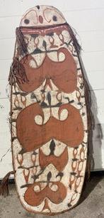Strijdschild met motieven van vliegende vossen uit Papua, Antiek en Kunst, Kunst | Niet-Westerse kunst