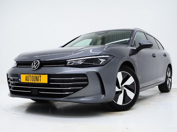 Zakelijke Lease |  Volkswagen Passat Variant 1.5 eHybrid 204, Auto's, Volkswagen, Onderhoudsboekje, Lease, Zwart, Automaat, Stationwagon