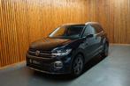 NR. 073 Volkswagen T-Cross 1.0 TSI STYLE BNS R-LINE AUTOMAAT, Auto's, Dealer onderhouden, Gebruikt, Euro 6, Met garantie (alle)