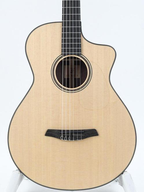 Furch GNC2 SW Crossover Nylon (Klassieke Instrumenten), Muziek en Instrumenten, Snaarinstrumenten | Gitaren | Akoestisch, Klassieke of Spaanse gitaar