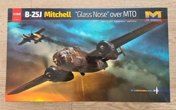 HK Models 01E024 B-25J Mitchell Glass Nose 1:32 beschikbaar voor biedingen