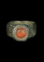 Bactrian Brons Ring met glazen kraal (Zonder minimumprijs)