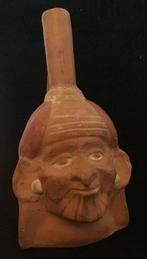 Precolumbiaanse Moche-portretkopvessel met geschilderd